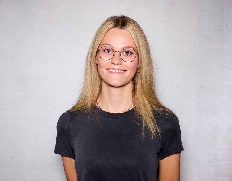 Elena    Brenneis portrait